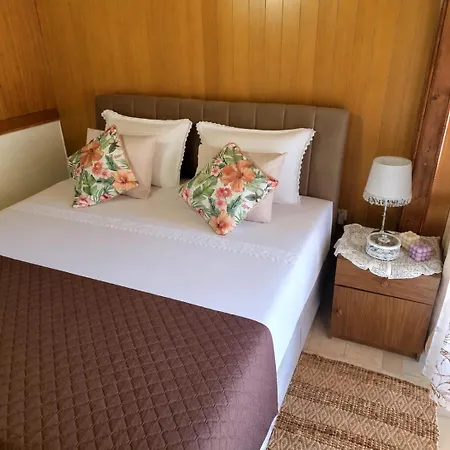 Mala Oaza Mira Povlja (Brac)